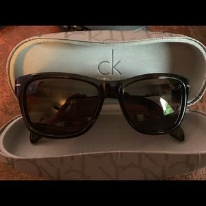 Calvin Klein wayfarer style sunglasses CK4155S